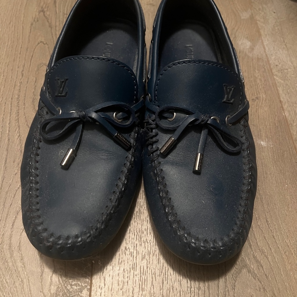 Louis Vuitton Men’s drivers/loafers size 8 in dark blue